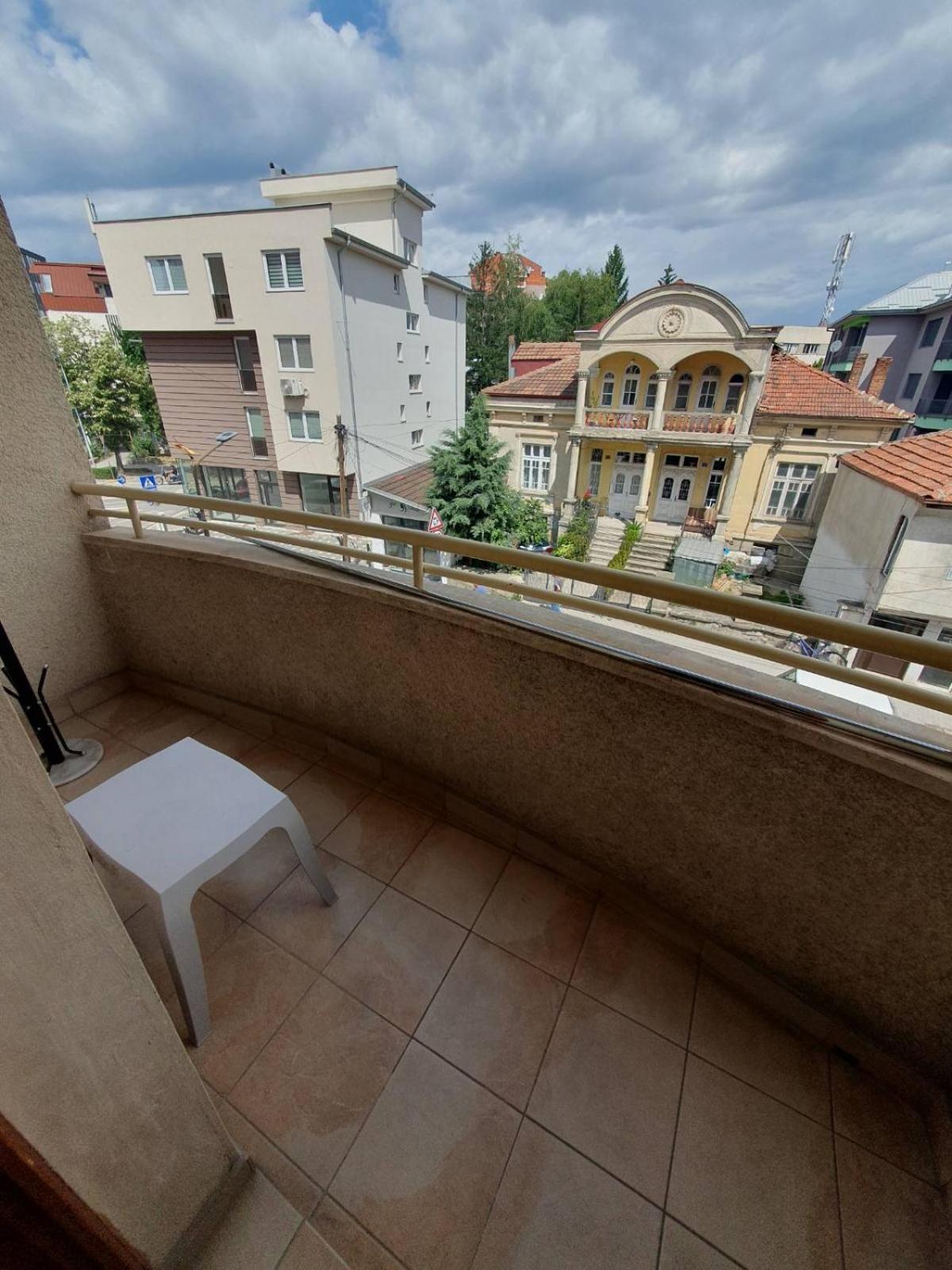 Apartman Nikolaj - Lovely 3 Room Apartment In The Center Of Ohrid Bagian luar foto